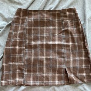 Brown Plaid Skirt Size Medium (6)